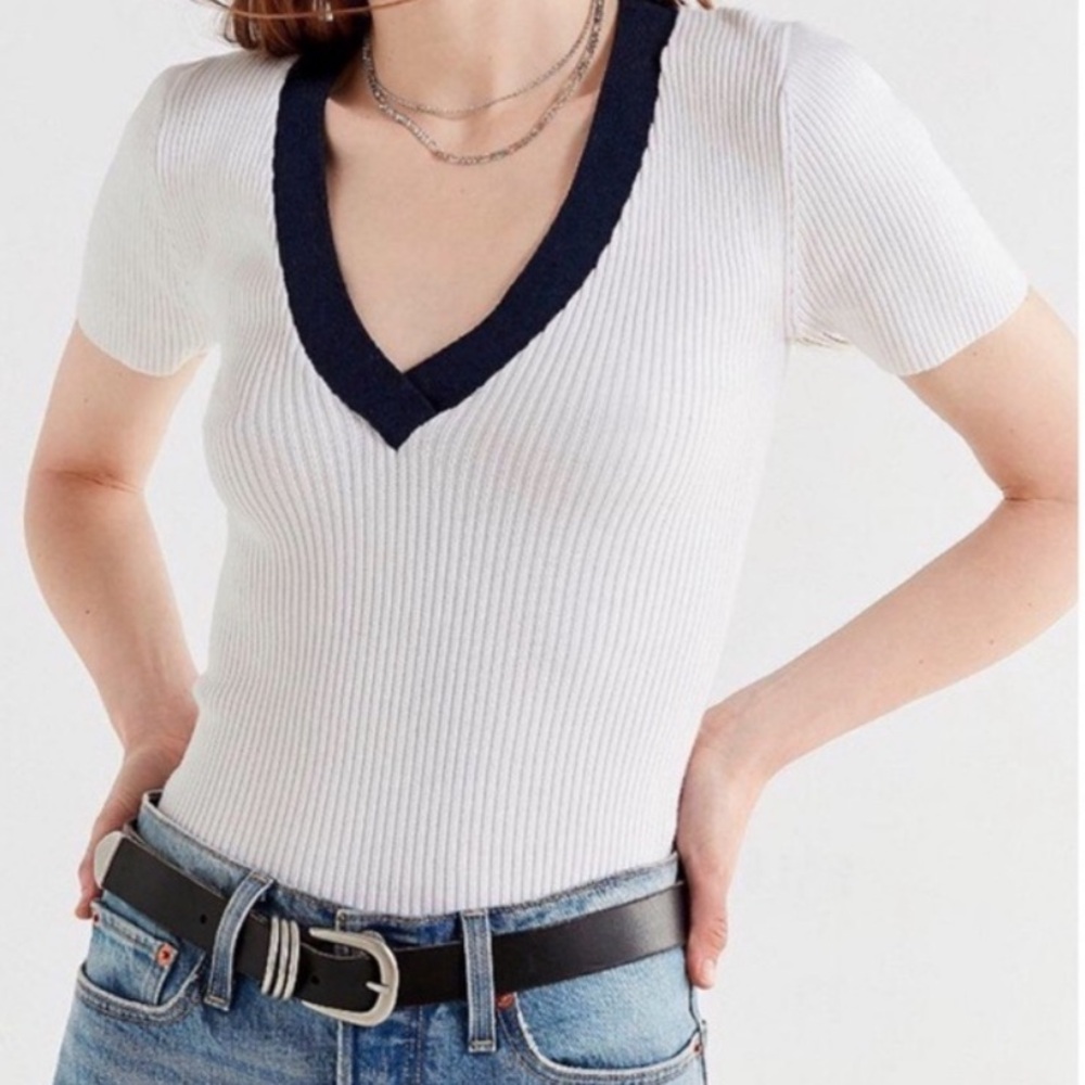 Urban Outfitters Ellis Deep Plunge Vneck Ribbed Knit Sweater Top⚓️ - Picture 2 of 6